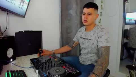 my name is Jhon and I live in colombia online show from May 2026 03:48:01 AM