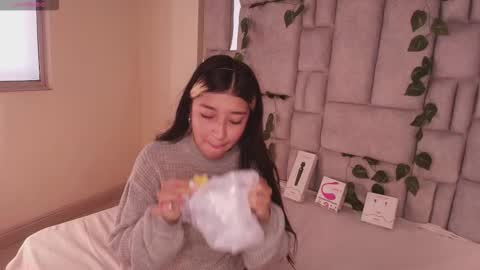 Dahiana  online show from November 2025 11:43:02 AM