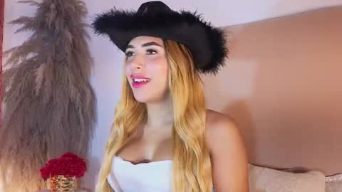 Dahiana online show from October 2025 08:42:01 PM