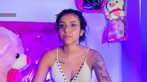 Snapshot of dahiangomezz chatting on February 2025 08:33:01 AM online show from February 2025 08:33:01 AM