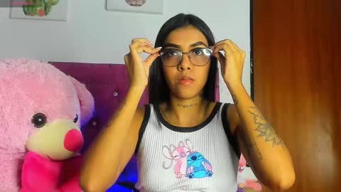 Snapshot of dahiangomezz chatting on October 2025 08:33:01 AM online show from October 2025 08:33:01 AM