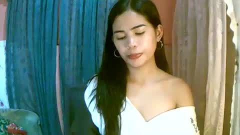 Snapshot of dahlia_123 chatting on April 2026 11:10:02 AM Im Dahlia online show from April 2026 11:10:02 AM