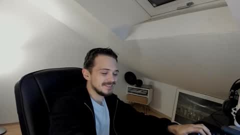 Daimon  online show from October 2025 11:15:02 PM