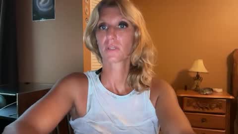 Daisy137 online show from September 2025 04:07:02 PM