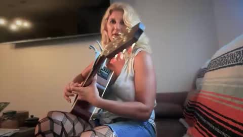 Daisy137 online show from June 2026 06:24:02 PM