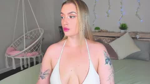 Viickie online show from June 2026 09:29:01 AM