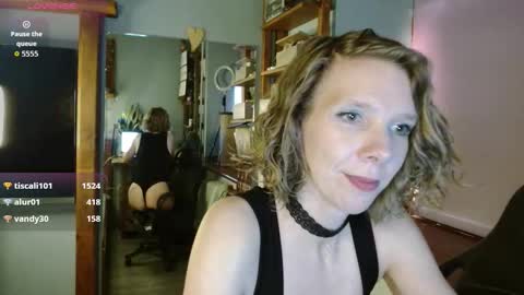 daisy_lovely online show from October 2025 04:24:01 AM