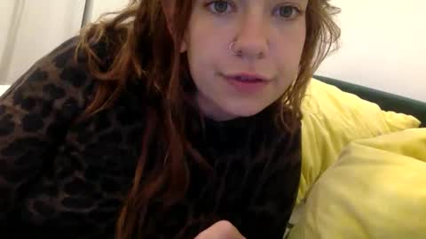 DaisyB3 online show from October 2025 11:01:02 PM