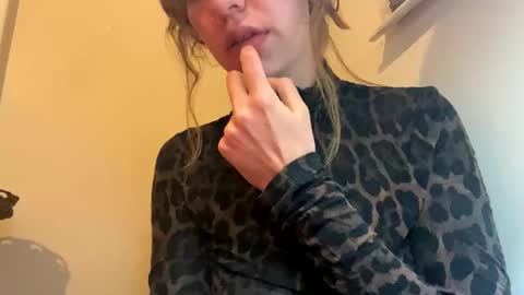 Snapshot of daisybaby699 chatting on April 2026 07:41:01 AM DaisyB3 online show from April 2026 07:41:01 AM