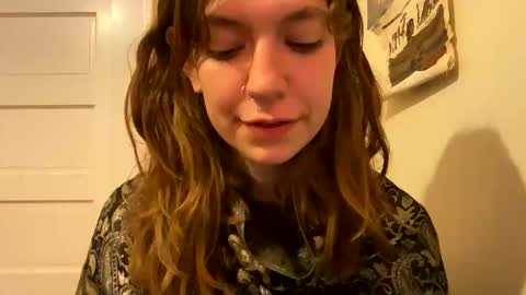 Snapshot of daisybaby699 chatting on May 2026 07:27:02 AM DaisyB3 online show from May 2026 07:27:02 AM