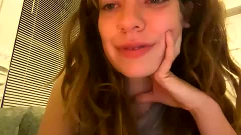 Snapshot of daisybaby699 chatting on May 2026 07:28:02 AM DaisyB3 online show from May 2026 07:28:02 AM