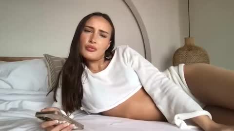 Daisy online show from September 2025 02:02:02 AM