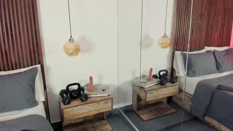 daisylin_mb online show from October 2025 07:47:02 PM