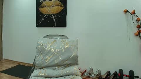 Snapshot of daisyluvsyou chatting on June 2026 05:15:01 AM Daisyy online show from June 2026 05:15:01 AM
