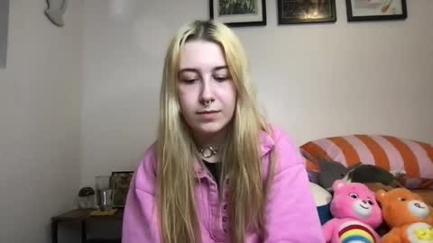 Snapshot of daisymynx chatting on April 2026 03:13:01 AM daisymynx online show from April 2026 03:13:01 AM