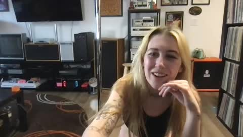 Snapshot of daisymynx chatting on May 2026 02:09:02 AM daisymynx online show from May 2026 02:09:02 AM
