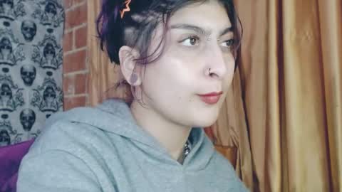    --  -- help me reach 100 hands up  online show from February 2025 06:33:01 AM