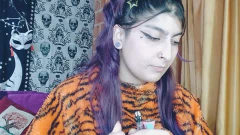    --  -- help me reach 100 hands up  online show from February 2025 05:46:02 AM