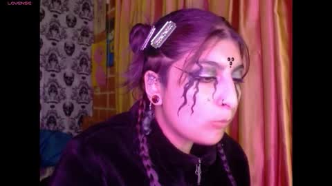    --  -- help me reach 100 hands up  online show from November 2025 05:09:01 AM