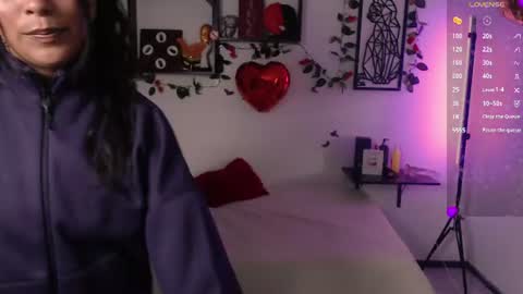 Caroliina online show from July 2026 09:25:01 PM