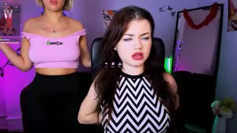 Snapshot of dakota_simple chatting on December 2025 10:28:02 PM Dakota online show from December 2025 10:28:02 PM