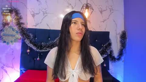 dakotaa_johnson online show from December 2025 11:52:01 AM