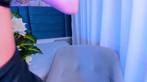 Snapshot of dakottahill chatting on January 2025 01:00:01 AM   online show from January 2025 01:00:01 AM