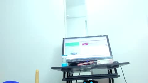 Snapshot of dalia_2 chatting on February 2025 08:21:02 AM Ren online show from February 2025 08:21:02 AM