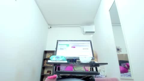 Snapshot of dalia_2 chatting on February 2025 12:32:01 AM Ren online show from February 2025 12:32:01 AM