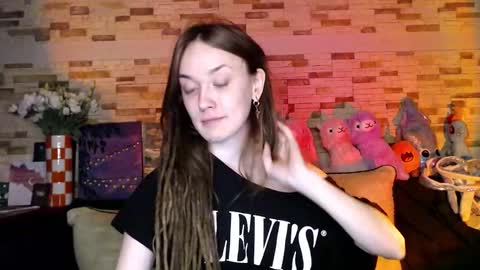 Dalia  online show from September 2025 05:17:01 PM