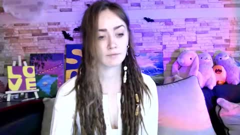 Dalia  online show from November 2025 09:32:01 AM