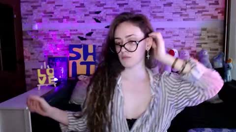 Dalia  online show from November 2025 12:02:02 PM