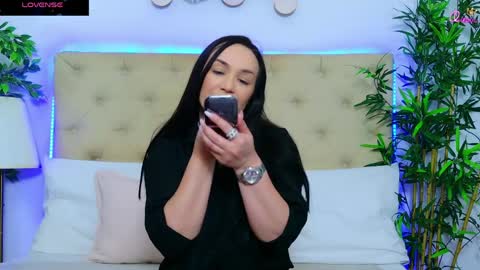 daliyaa_ online show from May 2026 12:14:02 PM