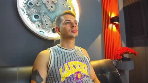 Damian Oliver online show from December 2024 07:07:01 AM