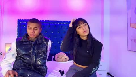 Snapshot of damian_and_roxanne chatting on April 2026 12:49:01 PM DAMIAN AND ROXANNE. online show from April 2026 12:49:01 PM