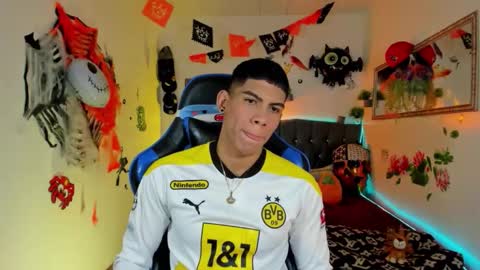 Damian online show from October 2025 03:10:01 AM