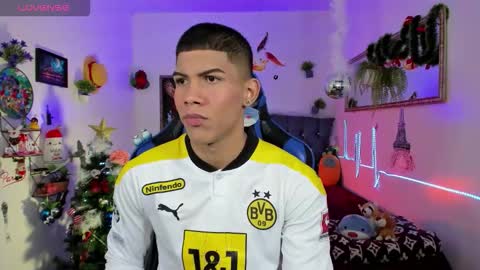 Damian online show from December 2025 03:00:02 AM