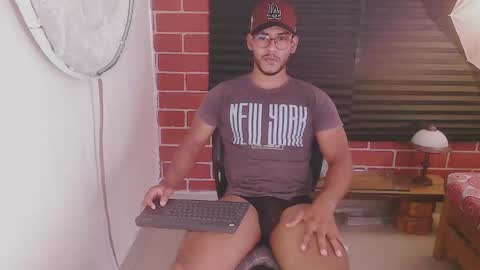 Snapshot of damiann_rees chatting on January 2025 05:47:02 PM instagram damiannreed. online show from January 2025 05:47:02 PM