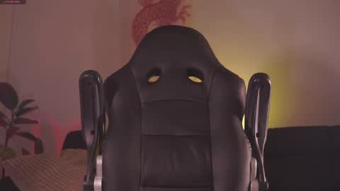 insta damn8   --------  online show from March 2025 11:58:02 PM