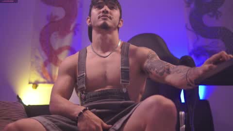 insta damn8   --------  online show from March 2025 12:33:02 AM