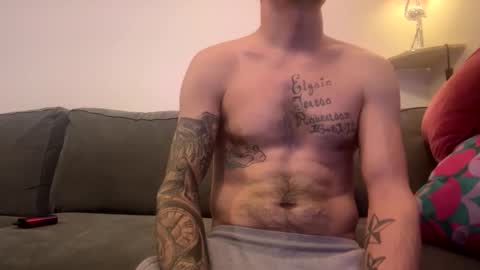 Snapshot of damo111694 chatting on February 2026 09:17:01 AM damo111694 online show from February 2026 09:17:01 AM