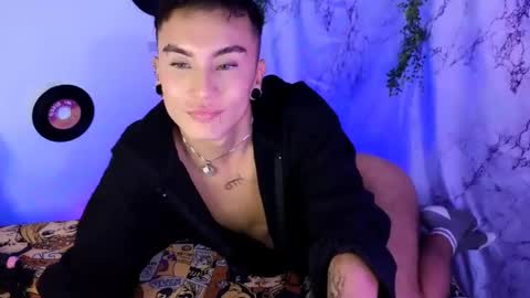 Snapshot of damon_clark_ chatting on January 2025 12:46:02 AM damon_clark_ online show from January 2025 12:46:02 AM