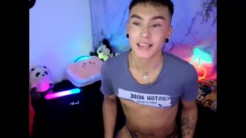 Snapshot of damon_clark_ chatting on January 2025 09:29:02 PM damon_clark_ online show from January 2025 09:29:02 PM