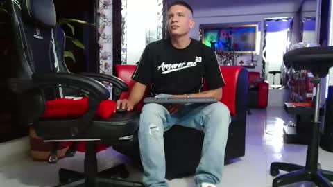 damyan_2003 online show from October 2025 03:59:02 AM