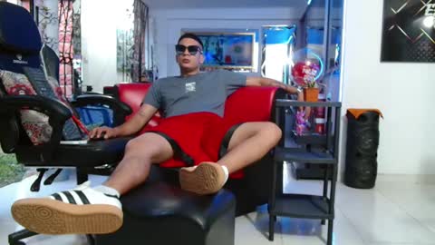 damyan_2003 online show from October 2025 10:29:02 PM