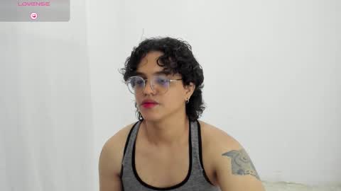 Snapshot of dan_blous chatting on February 2026 06:59:02 PM Diane Blosson online show from February 2026 06:59:02 PM