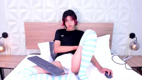 D A N online show from November 2025 01:05:02 AM