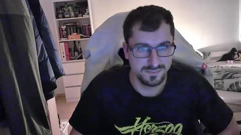 Snapshot of dan_the_man405 chatting on December 2024 07:43:02 PM King Dan online show from December 2024 07:43:02 PM