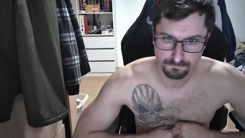 Snapshot of dan_the_man405 chatting on February 2025 06:40:02 PM King Dan online show from February 2025 06:40:02 PM