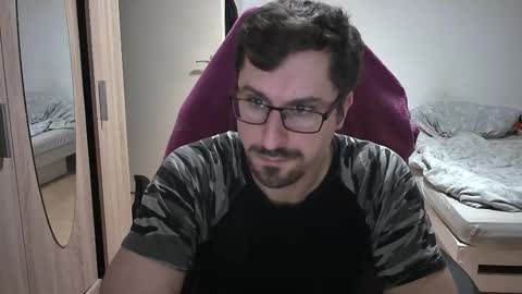 Snapshot of dan_the_man405 chatting on October 2025 07:22:01 PM King Dan online show from October 2025 07:22:01 PM